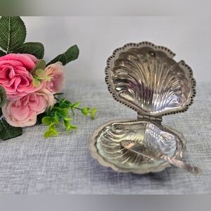 Vintage Silver Plated Clam Shell Caviar/Butter Dish Clear Glass Insert  & Knife